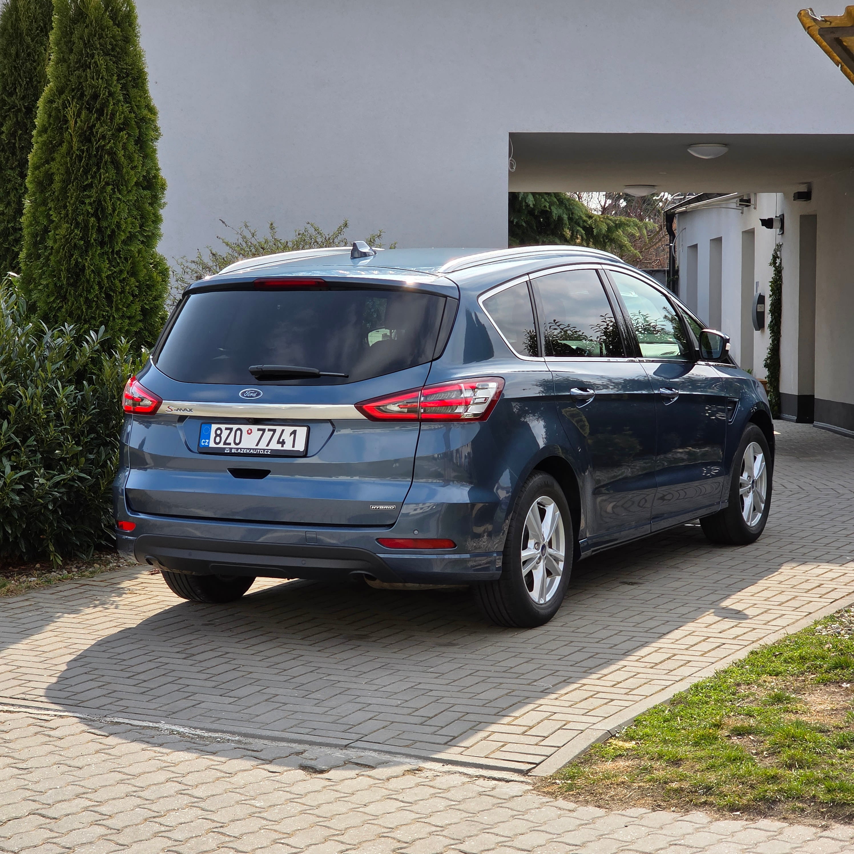 Detail vozu Ford S-Max 2.5 Hybrid Titanium - 12