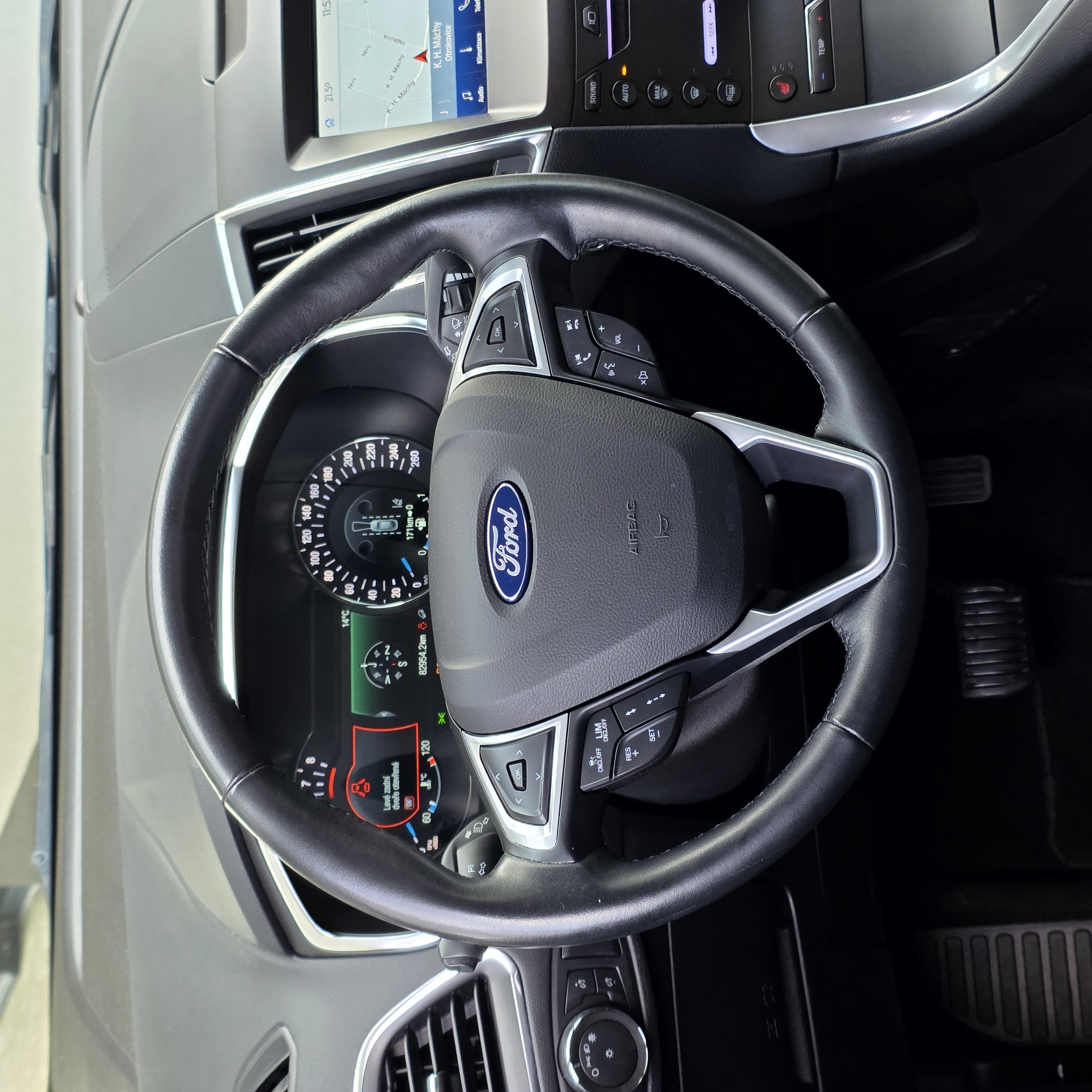 Detail vozu Ford S-Max 2.5 Hybrid Titanium - 5