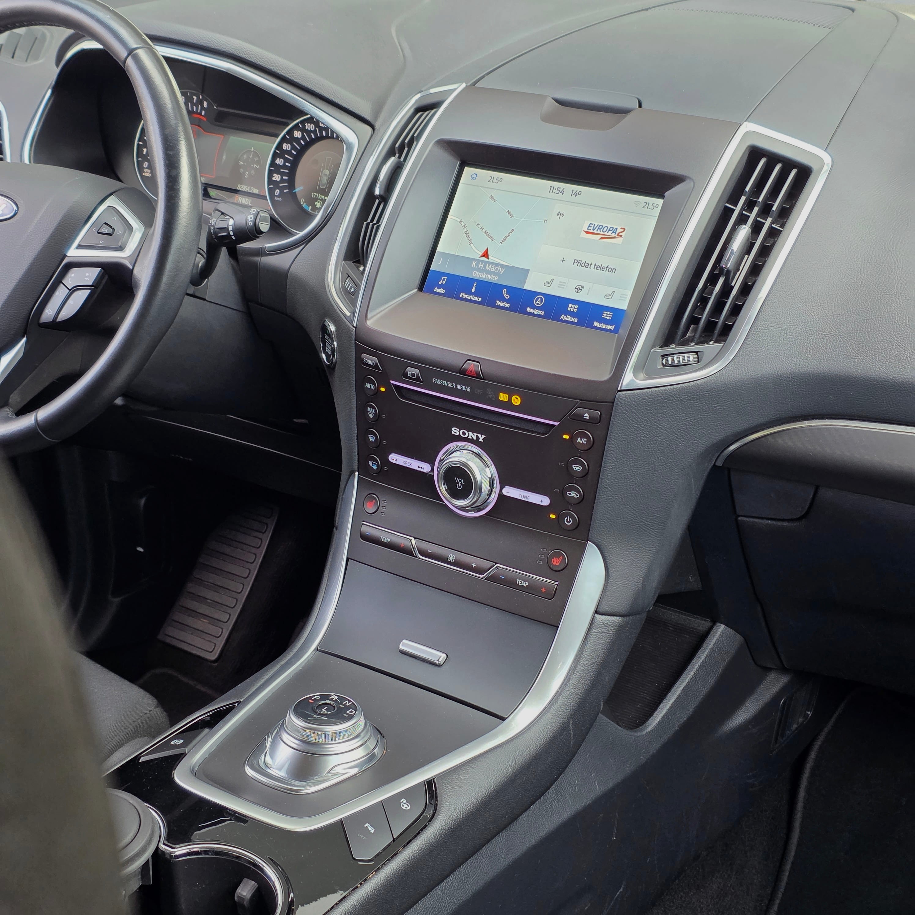 Detail vozu Ford S-Max 2.5 Hybrid Titanium - 6