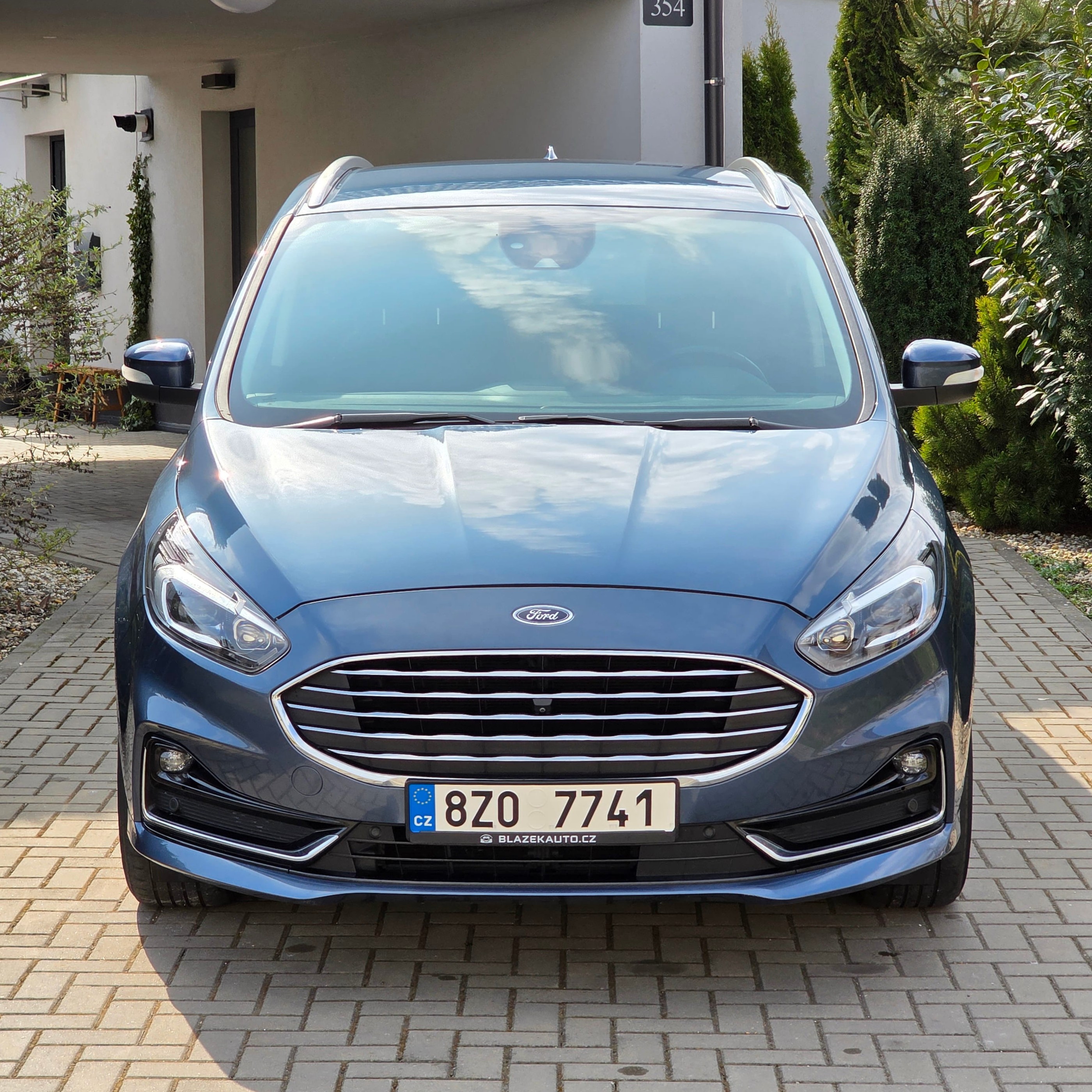 Detail vozu Ford S-Max 2.5 Hybrid Titanium - 1